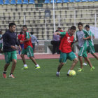 Universitario activ su principal prctica matinal ayer, en el estadio Patria, donde ensay las probables variantes para maana.