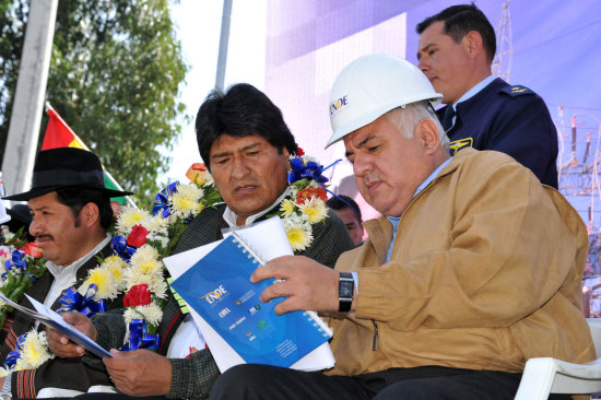 CEREMONIA. El presidente Evo Morales durante el acto de inauguracin de las obras del proyecto Sucre-Padilla en la zona de La Zapatera.