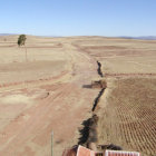 ESTADO. El acceso actual entre el cruce Yamparez y el aeropuerto de Alcantar es de tierra.