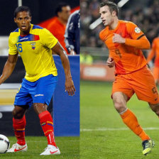 Antonio Valencia (i) y Robin Van Persie jugaron el partido amistoso.