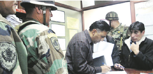 AUDIENCIA. El suboficial Johnny Gil asisti a una audiencia de accin de libertad.