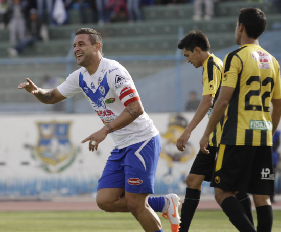 Una de las tantas celebraciones del cuadro de San Jos, que venci al cuadro atigrado. Neumann hizo tres.