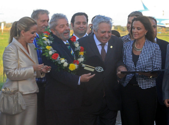 ACTO. El ex presidente de Brasil recibi las llaves de la ciudad de Santa Cruz.