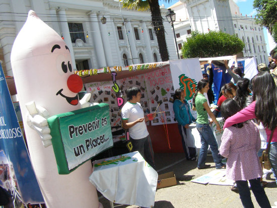 Movilizacin. La prevencin es importante en la educacin sobre el VIH.