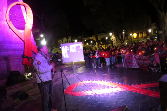 MOVILIZACIN. La vigilia realizada anoche, en la plaza 25 de Mayo.