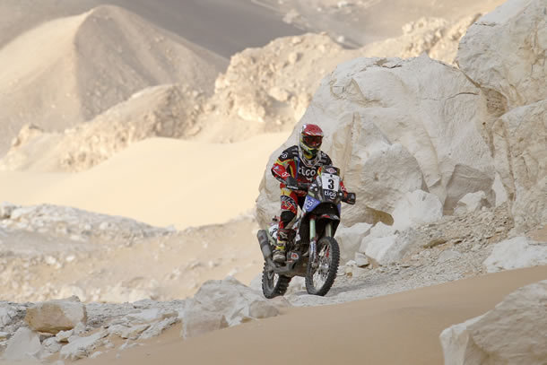 El piloto boliviano cumple una destacada tarea en el Rally de los Faraones.