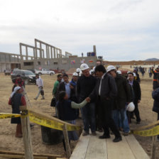 INSPECCIN. El Presidente observ el avance de obras en el nuevo aeropuerto el jueves.