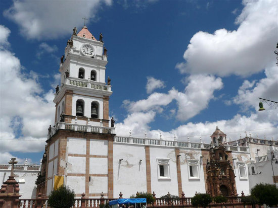 EDIFICACIN. La Catedral Metropolitana de Sucre, ahora patrimonio Cultural e Histrico.