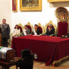 Homenaje. El presidente Evo Morales se dirije a las autoridades e invitados que acudieron a la sesin de la Asamblea Departamental.