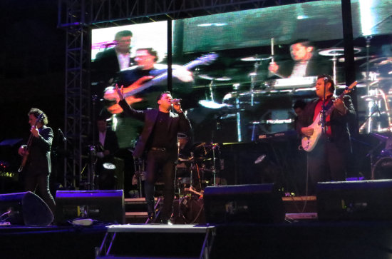 MSICOS. El concierto del grupo Bryndis de Mxico, anoche en el estadio Patria.