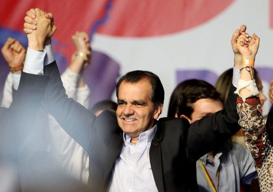 CELEBRACIN. El candidato a la presidencia de Colombia por el partido Centro Democrtico, Oscar Ivn Zuluaga, celebra el resultado.