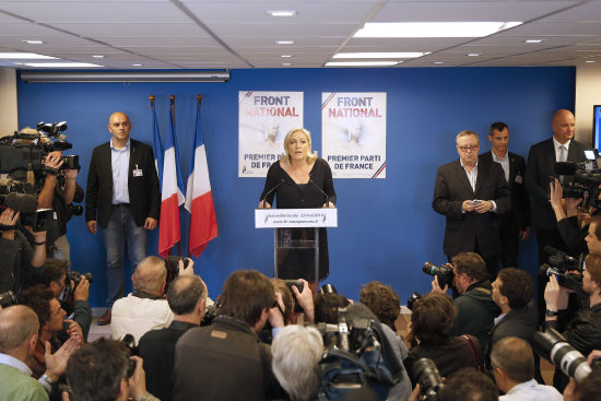 DERECHA. La candidata del Frente Nacional en Francia, Marine Le Pen.