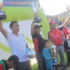 Freddy Herboso (c) logr el ttulo en las categoras Mster de Cross (i) y Enduro; abajo, Jos Luis Roncal (d) fue uno de los nicos chuquisaqueos en subir al podio.