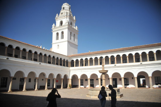 ELECCIONES. Los claustros universitarios no tienen fecha debido a una demanda en el TCP, que podra obligar a celebrar los mismos mnimo en 2015, segn fuentes de la Universidad.