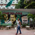MURAL. Vista de un mural sobre las FARC pintado en una calle de Caracas, Venezuela.