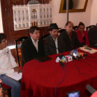 ANUNCIO. La conferencia de prensa realizada ayer, con el Viceministro de Educación Regular (izq.)
