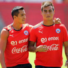 Alexis Snchez (i) y Eduardo Vargas comandarn el ataque de Chile para el amistoso contra Egipto.