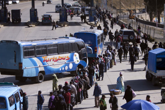 PARALIZADA. As se vio la ciudad de El Alto durante la jornada de ayer.