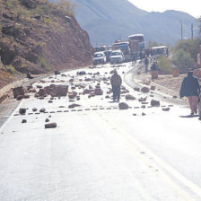 PRESIN. Los transportistas cinteos cerraron los pasos a Tarija y Potos en Camargo.