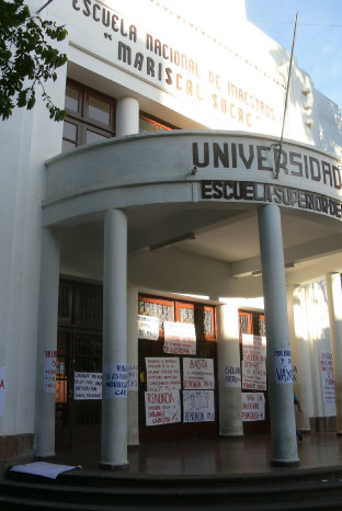 PRESIN. Los estudiantes tomaron fsicamente los ambientes de la Universidad Pedaggica.