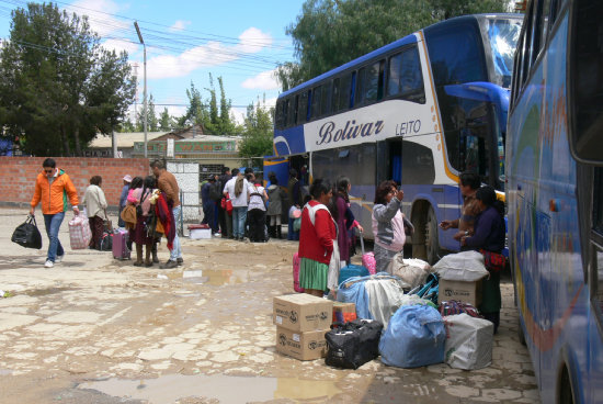 PANORAMA. En la Terminal de Buses, la temporada actual es baja en demanda de pasajeros.