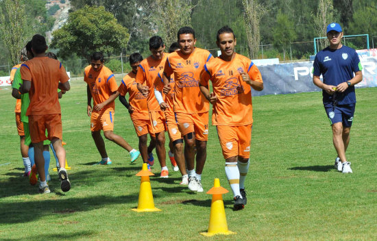 Aurora quiere continuar en la Liga a costa de Petrolero que quiere volver.