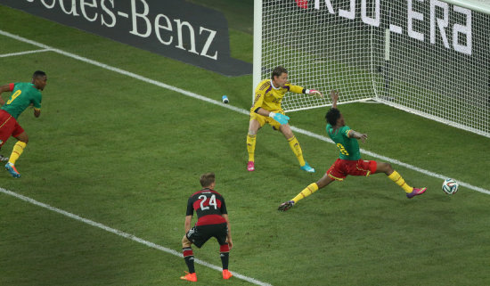 Un pasaje del partido amistoso jugado ayer, entre europeos y africanos.