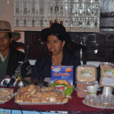 PROMOCIN. Autoridades de la Gobernacin y del municipio de Tomina lanzaron ayer, la primera Feria Departamental del Amaranto.