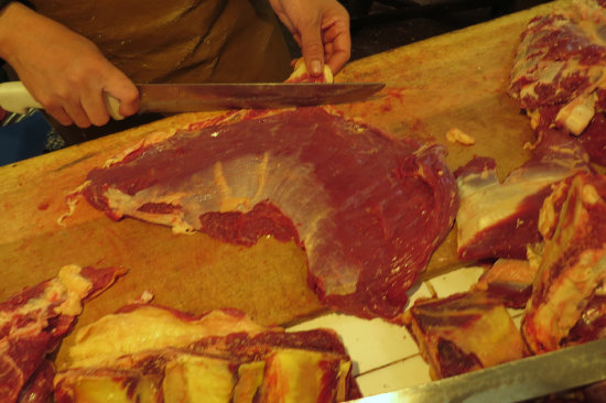 MERCADO. En Sucre no escasea la carne, pero los proveedores la entregan ms cara.