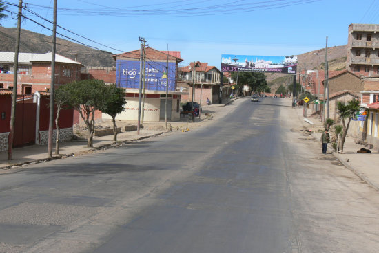 AVENIDA. Bachearon los huecos.