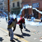 ENFRENTAMIENTOS. La Polica gasific a estudiantes que pretendan tomar el Rectorado.