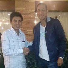 Cristian Copa y Mauricio Saucedo sellaron el acuerdo anoche; el flaco continuar un ao ms en la U.