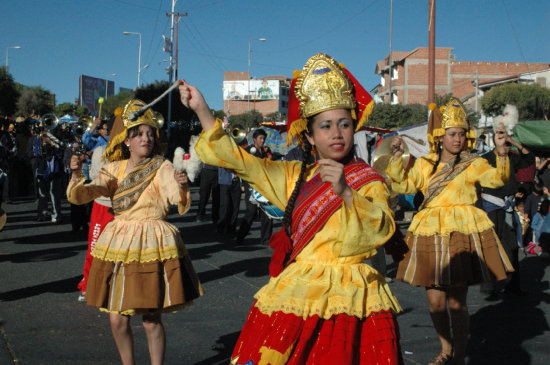 FOLCLORE. La danza de la Llamerada en la Entrada Universitaria del ao pasado.