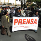 Protesta. La movilizacin de la prensa en Chuquisaca y La Paz, ayer.