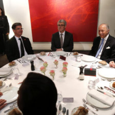 REUNIÓN. El presidente de Estados Unidos, Barack Obama, participa de una reunión con el presidente francés, François Hollande