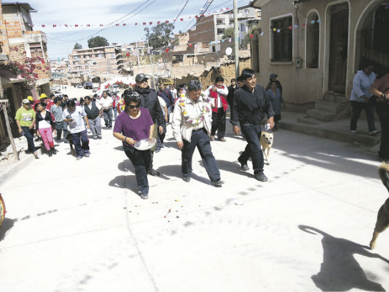 ENTREGA. Una de las vas ms importantes del barrio Honduras ya cuenta con pavimento.