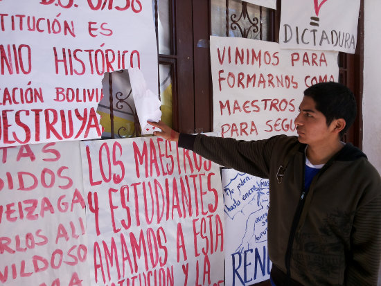 AGRESIN. Destrozaron algunos vidrios.