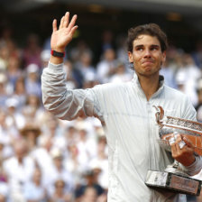 El tenista espaol Rafael Nadal logr el ttulo de caballeros en Francia.