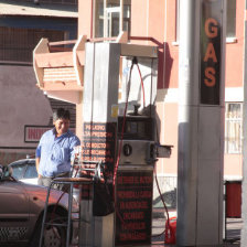 CARBURANTE. Cada vez ms vehculos se transforman a GNV en el pas.