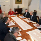 CONSULTAS. La presidenta Michelle Bachelet se reuni con senadores, ayer.