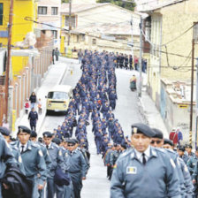 PROTESTAS. Suboficiales se manifestaron en abril por la descolonizacin en las FFAA.