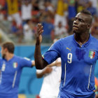 Mario Balotelli le dio el gol del triunfo a Italia sobre Inglaterra.