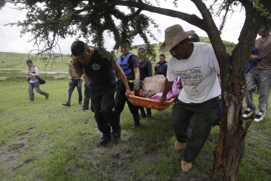 RESCATE. Cuerpos de personas ahogadas.