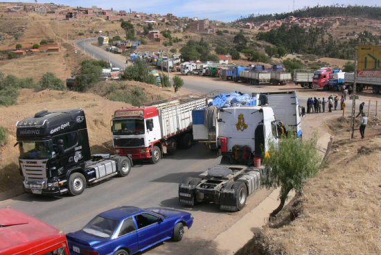 MEDIDA. Los transportistas dejaron de llevar cemento fancesa al interior del pas durante 12 das continuos.