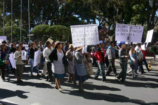 MARCHA. Gente march hace poco por Ale.