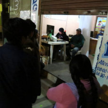 SUCRE. Ayer se formaron nuevamente filas. El centro de registro de la salida a Cochabamba.