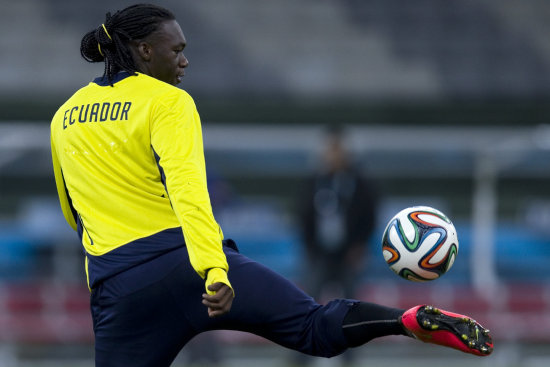 El jugador de la seleccin de Ecuador Felipe Caicedo durante el entrenamiento previo al partido.