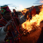 AO NUEVO. Miles de personas asistieron a los rituales en lugares sagrados.