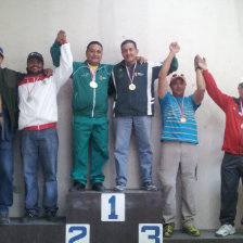 Santa Cruz ocup el primer lugar del podio en el certamen nacional; abajo, todos los participantes.