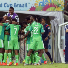 La celebracin del equipo nigeriano tras el gol de Odemwingie.